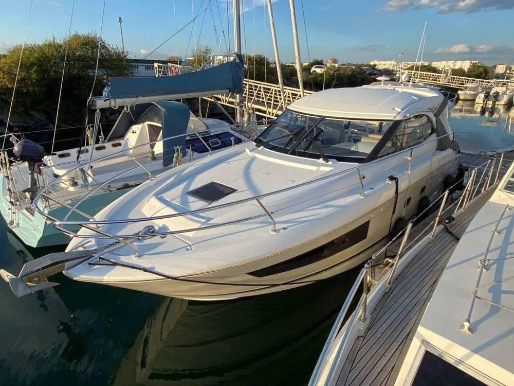 BoatPhoto.coverAlt