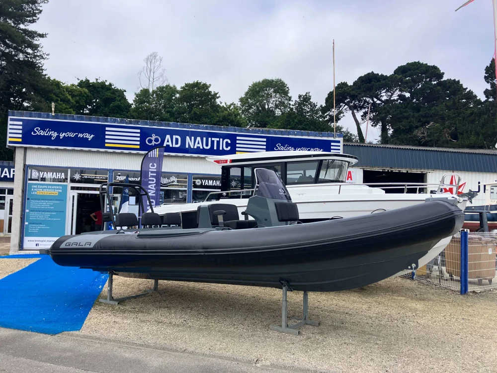 BoatPhoto.coverAlt
