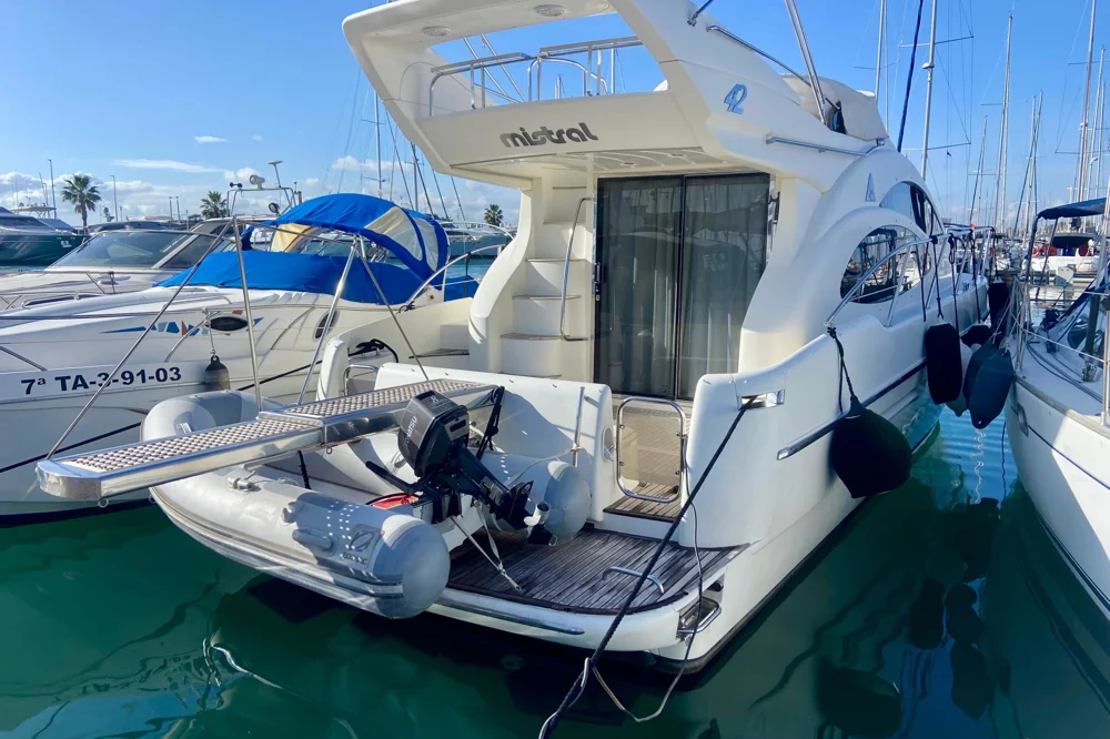 BoatPhoto.coverAlt