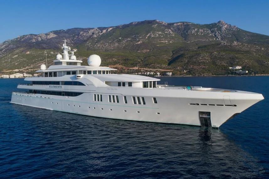 BoatPhoto.coverAlt