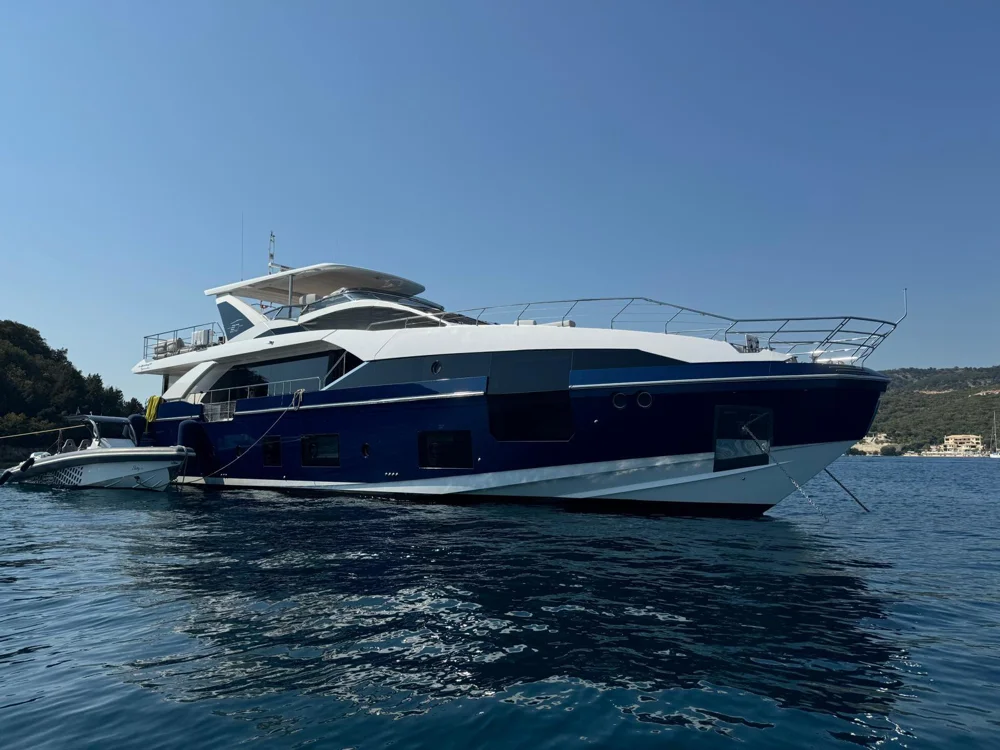 BoatPhoto.coverAlt