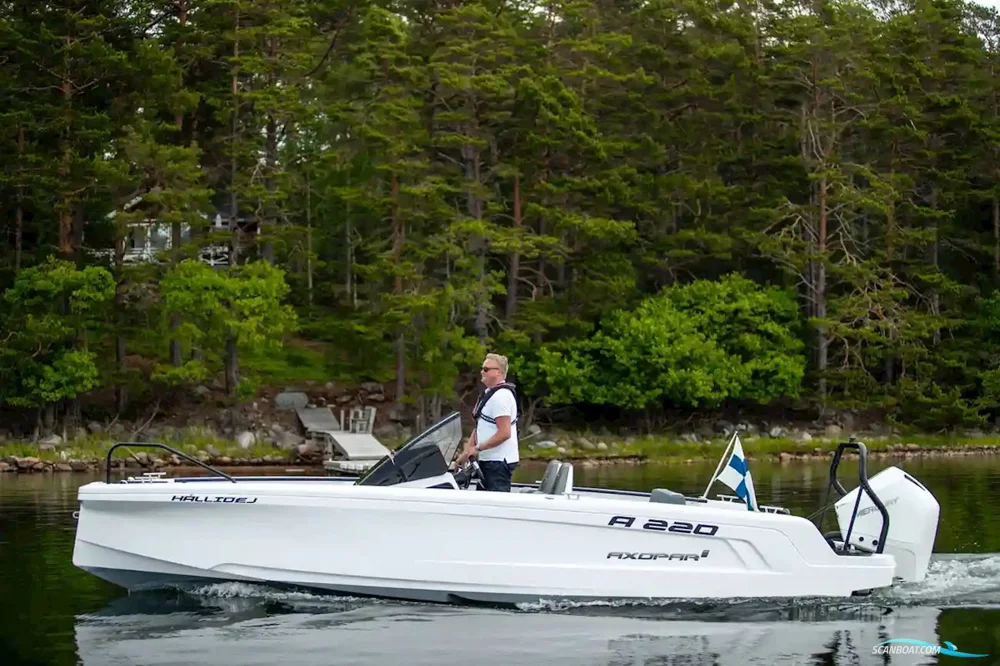 BoatPhoto.coverAlt