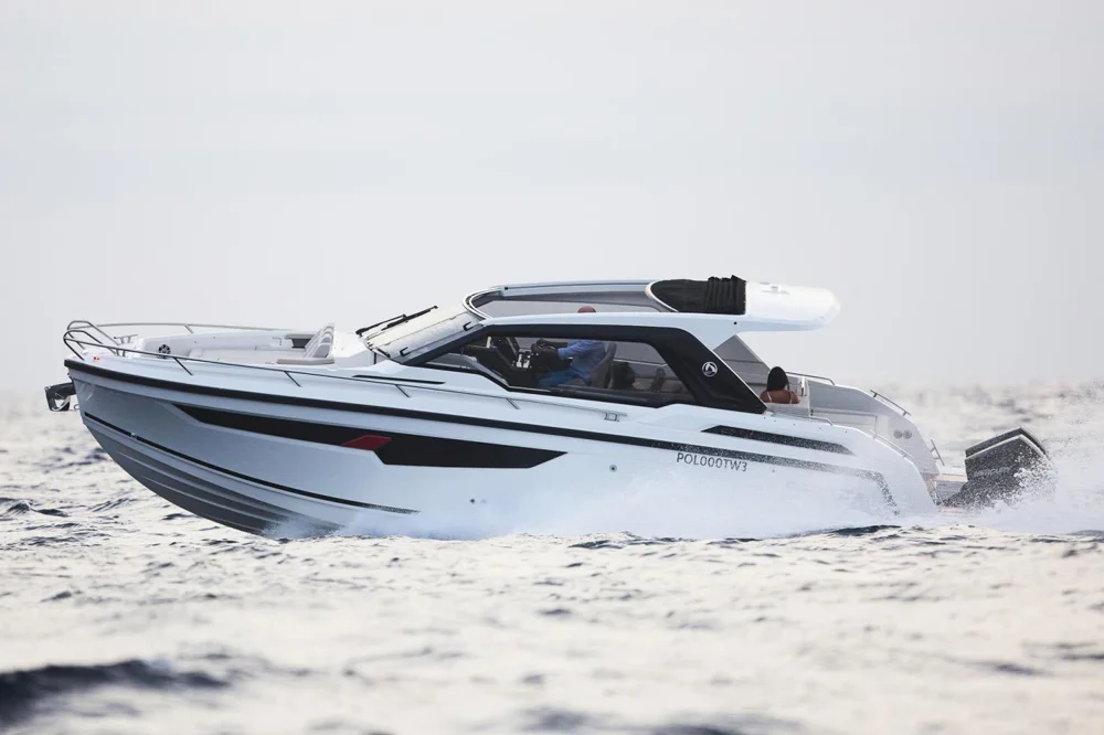 BoatPhoto.coverAlt