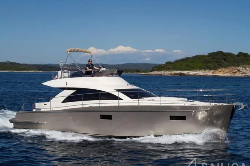 BoatPhoto.coverAlt