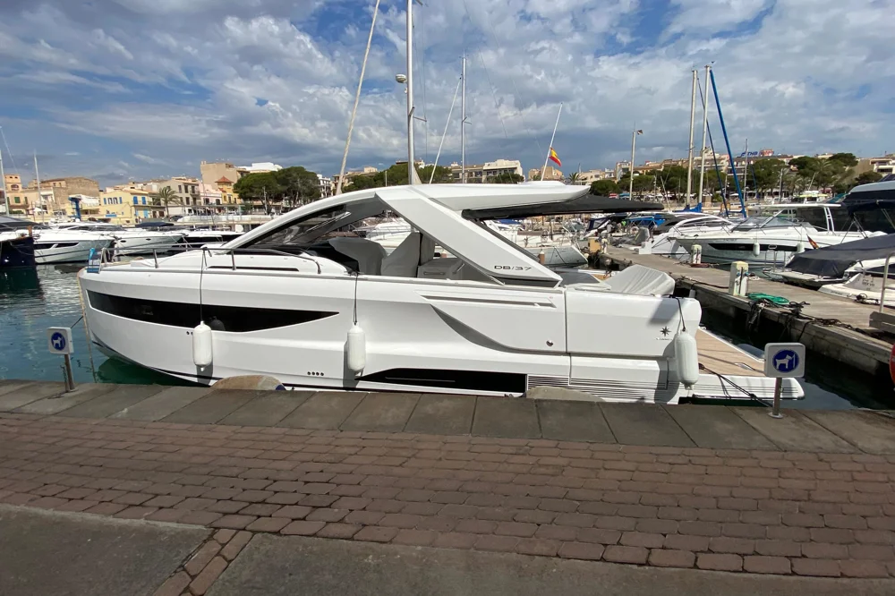 BoatPhoto.coverAlt