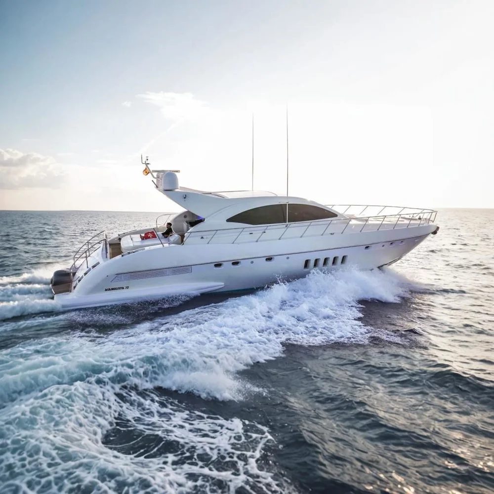 BoatPhoto.coverAlt