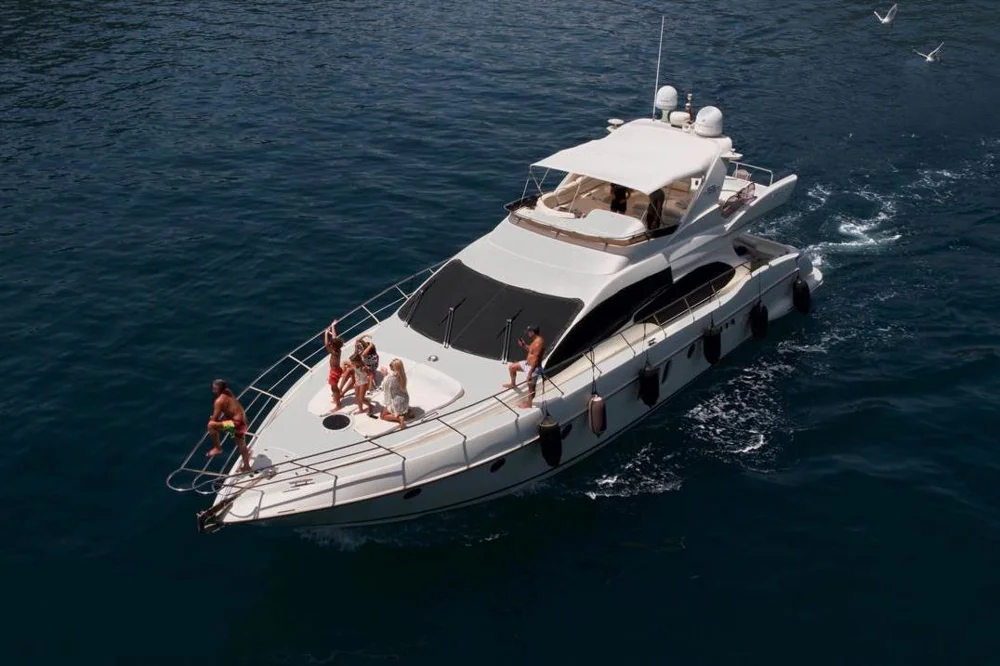 BoatPhoto.coverAlt