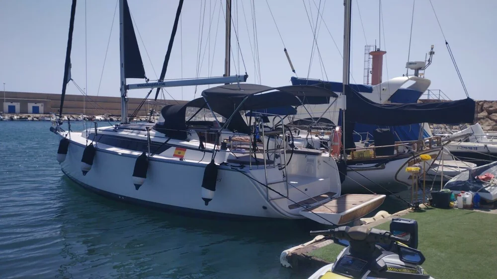 BoatPhoto.coverAlt