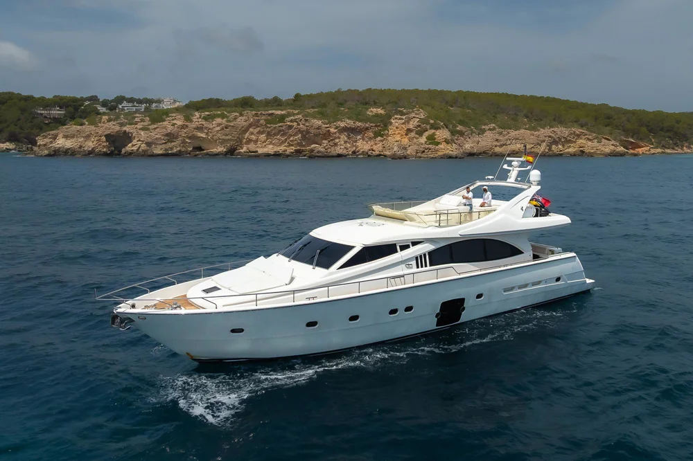 BoatPhoto.coverAlt