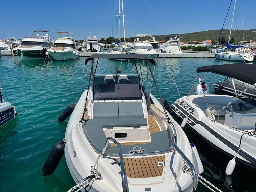 BoatPhoto.coverAlt