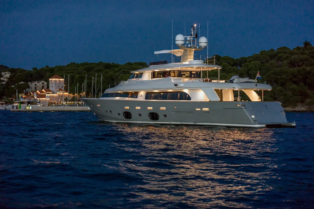 2008 Custom Line Navetta 33 for sale in Zadar, Croatia, photo 3 of 5