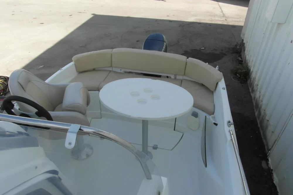 BoatPhoto.coverAlt