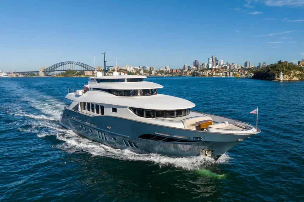 BoatPhoto.coverAlt