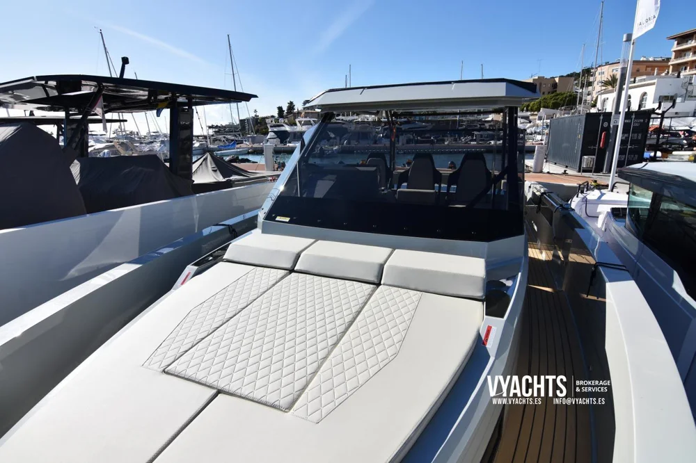 BoatPhoto.coverAlt