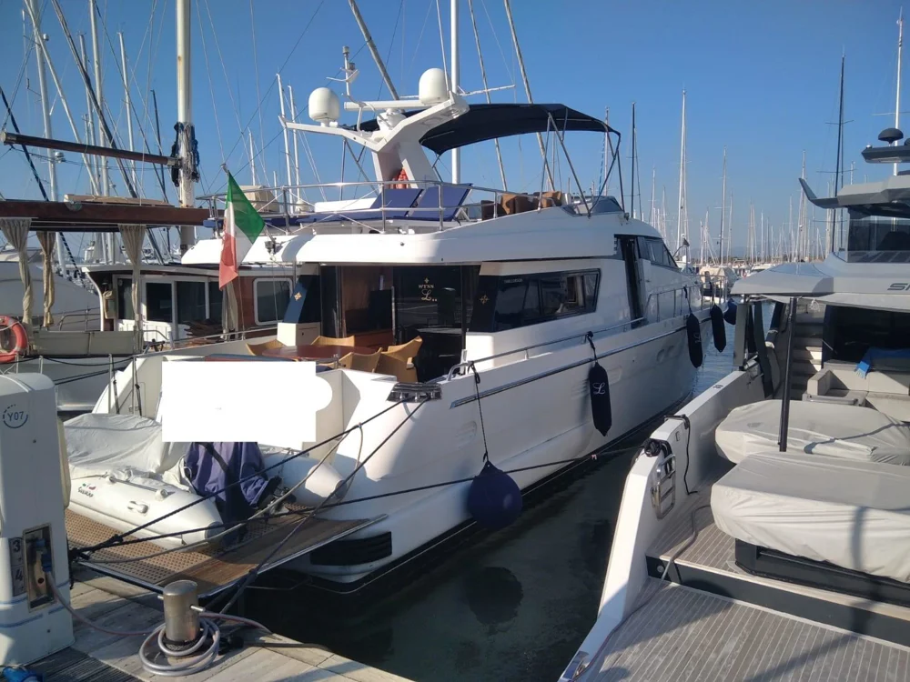 BoatPhoto.coverAlt