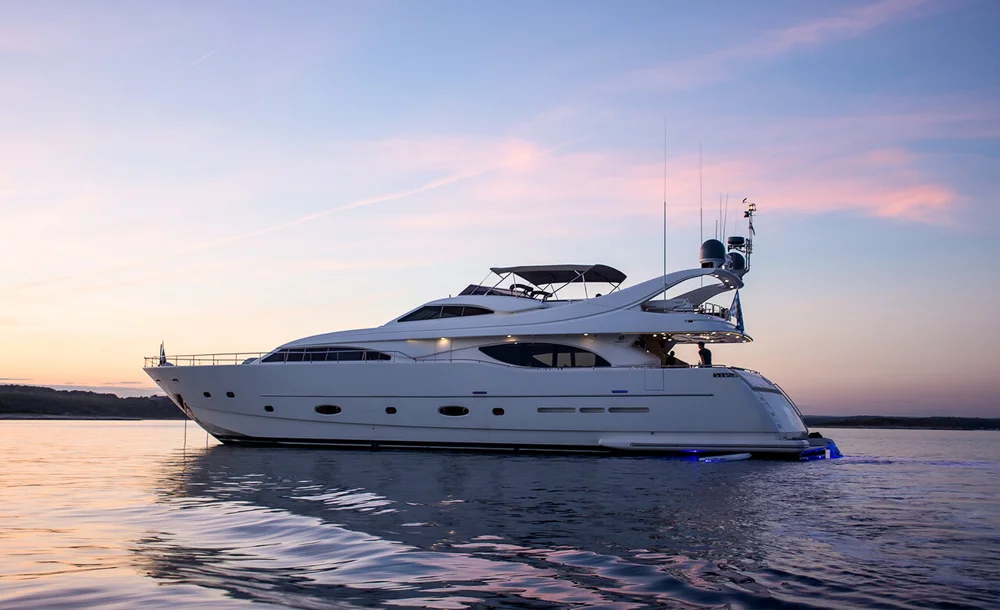 BoatPhoto.coverAlt