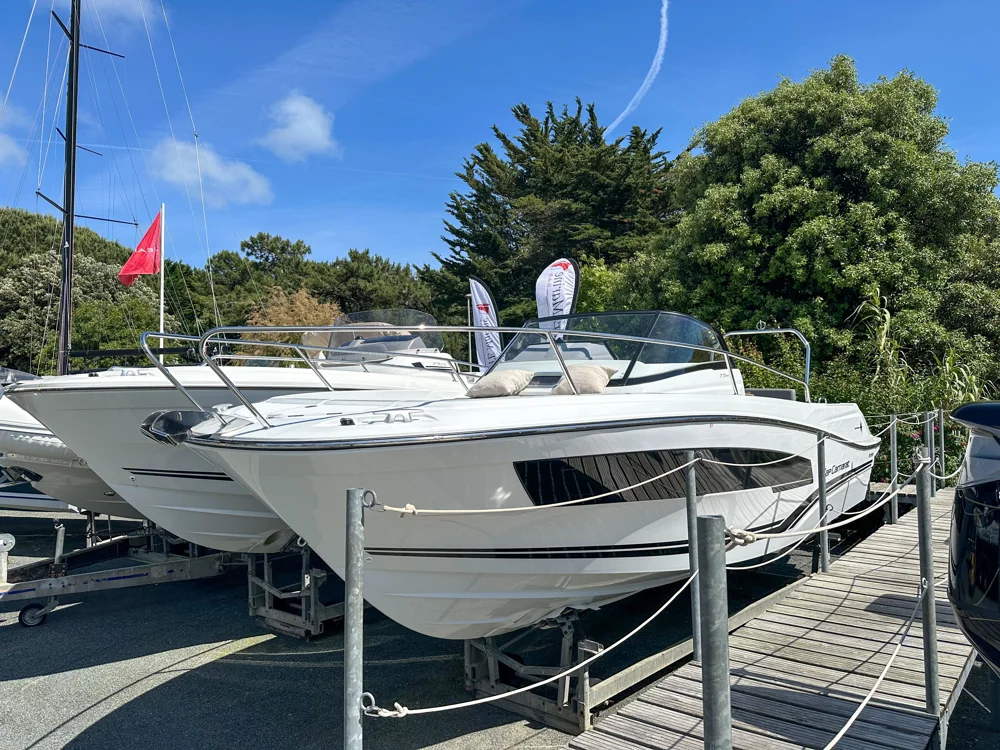 BoatPhoto.coverAlt