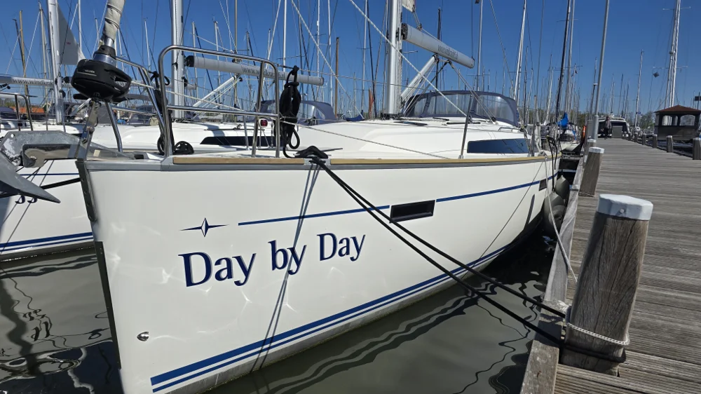 2020 Bavaria 41 Cruiser for sale in Enkhuizen, The Netherlands, photo 2 of 10