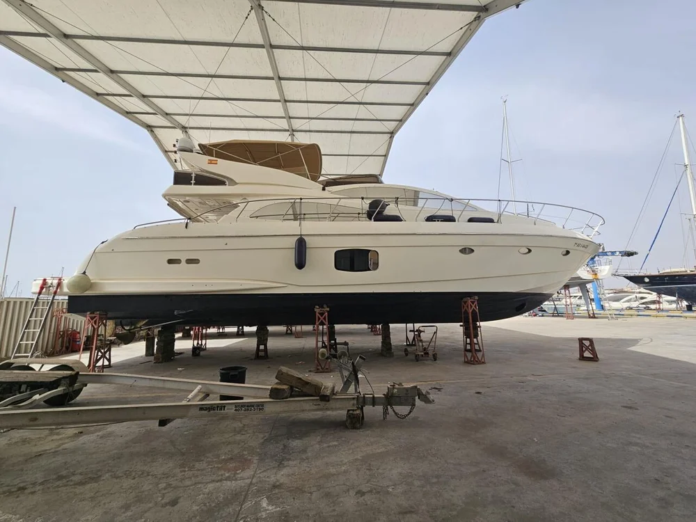 BoatPhoto.coverAlt