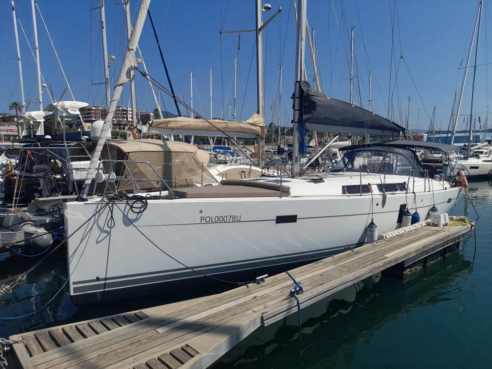 BoatPhoto.coverAlt