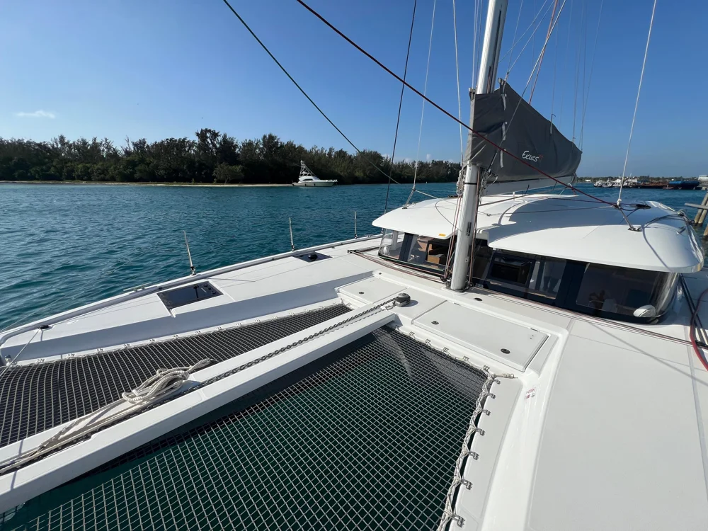 BoatPhoto.coverAlt