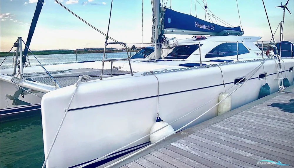 BoatPhoto.coverAlt