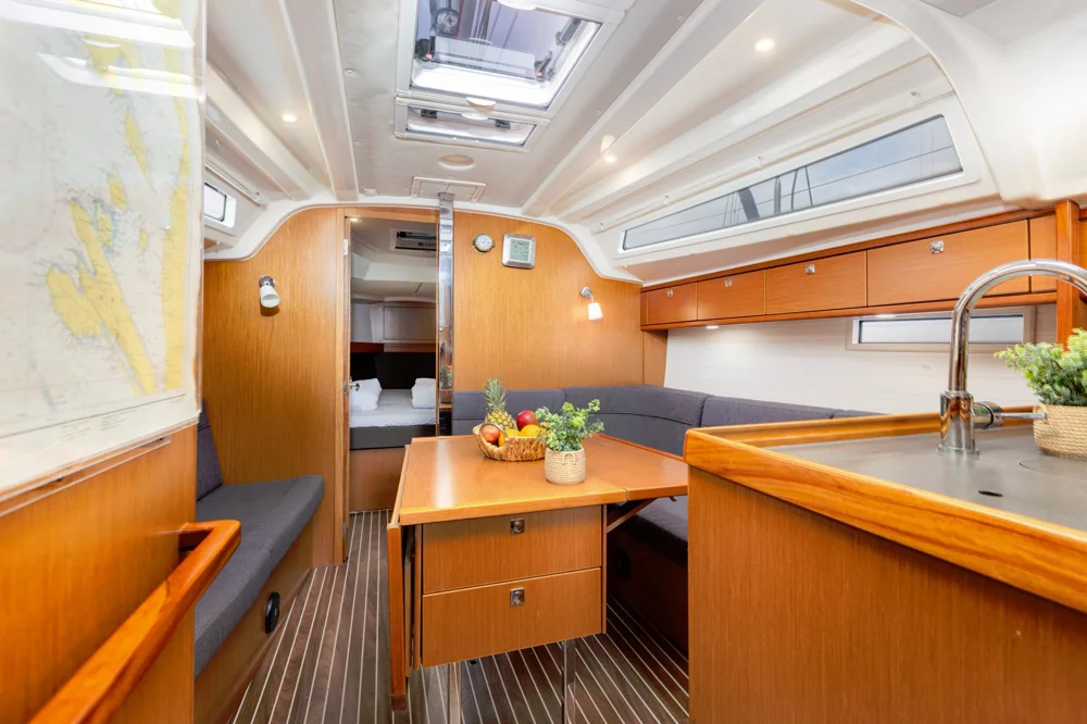 2017 Bavaria Cruiser 37 for sale in Punat, Croatia, photo 4 of 5