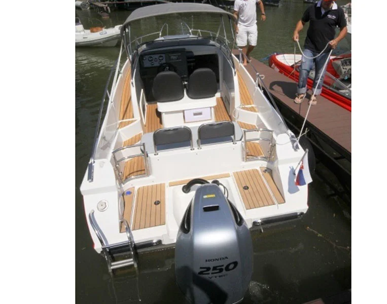 BoatPhoto.alt