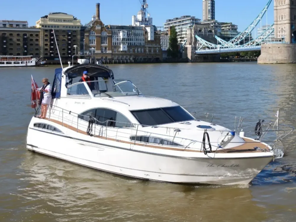 BoatPhoto.coverAlt