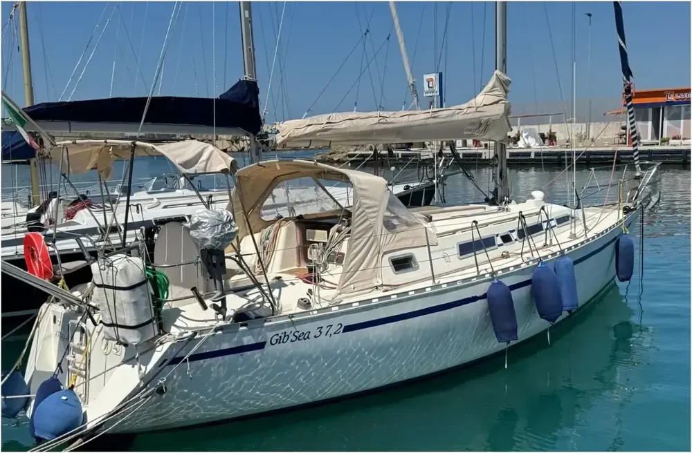 BoatPhoto.coverAlt
