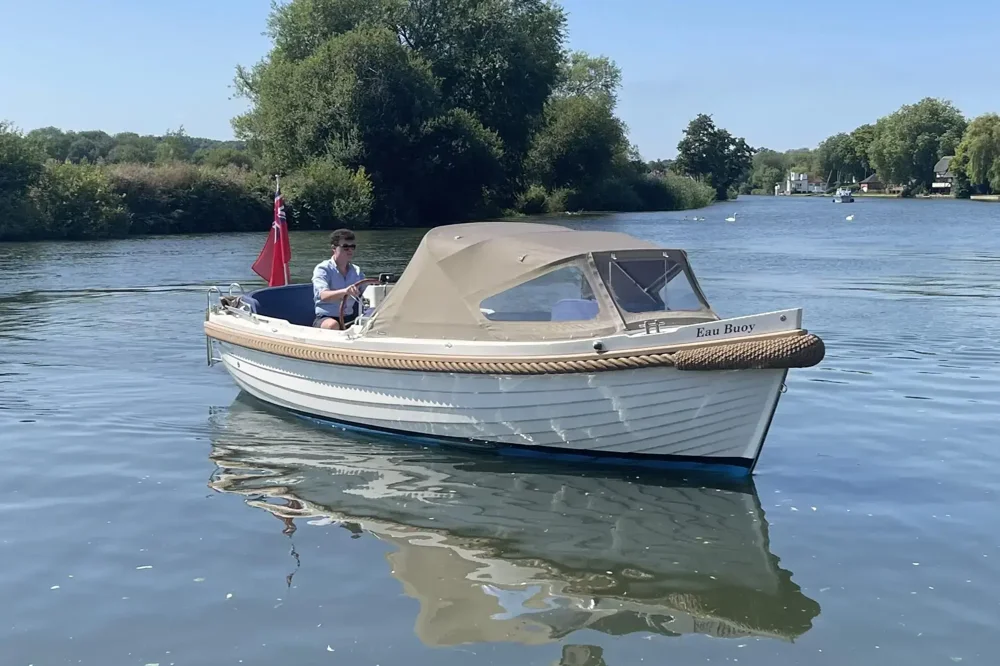 BoatPhoto.coverAlt