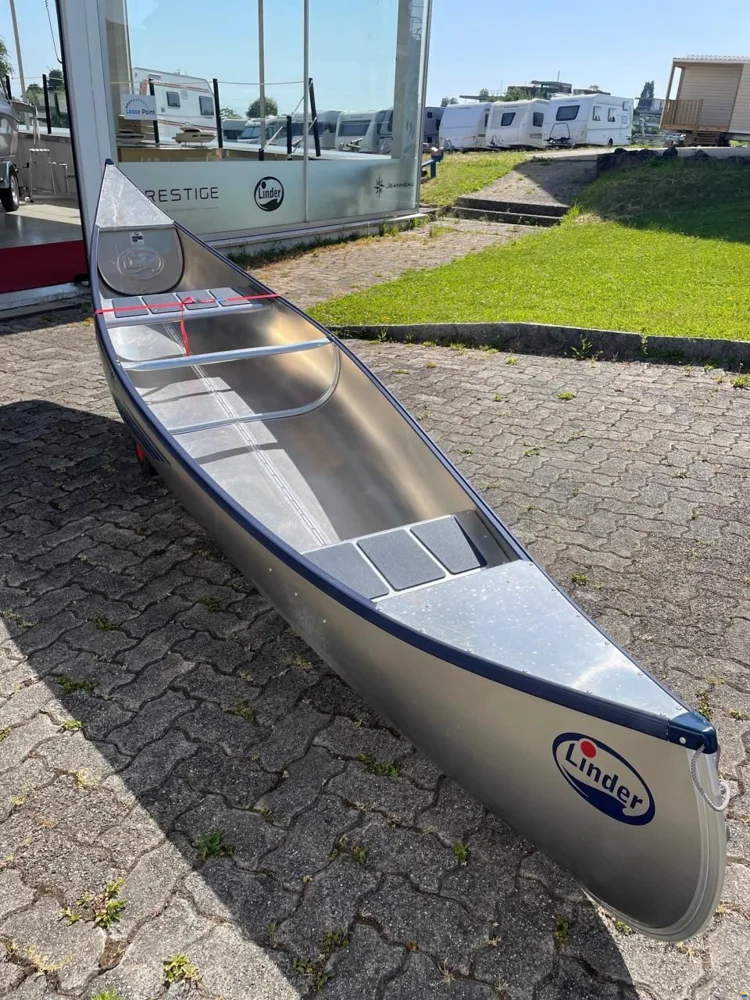 BoatPhoto.coverAlt