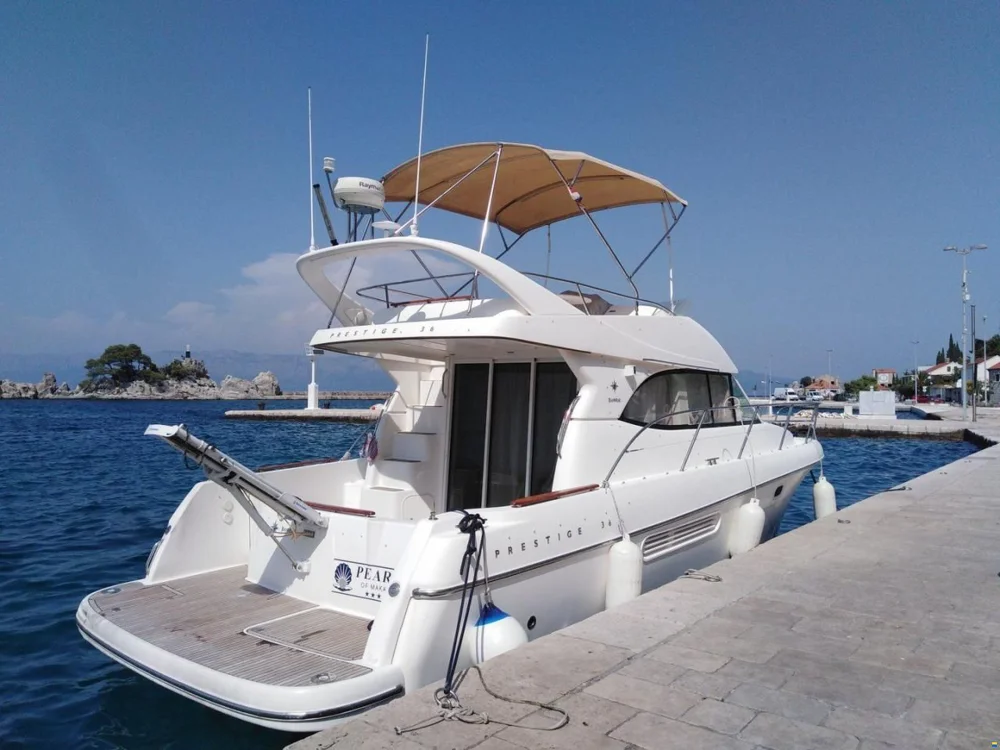 BoatPhoto.coverAlt