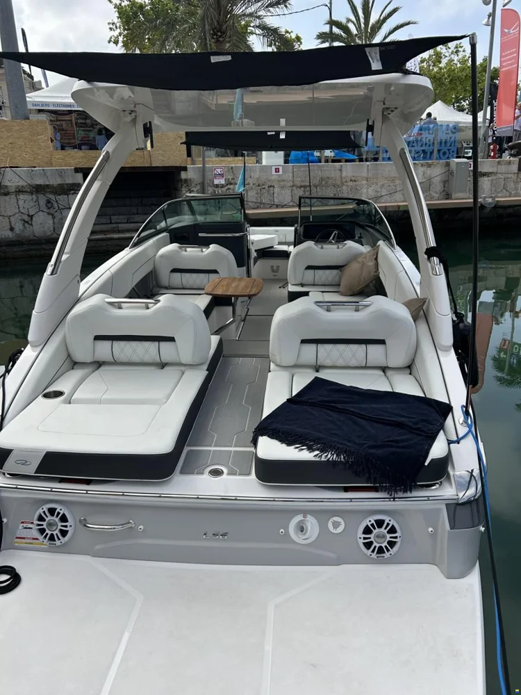 BoatPhoto.alt