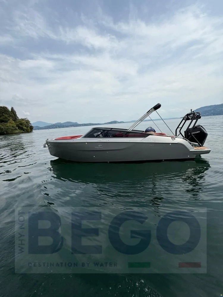 BoatPhoto.coverAlt