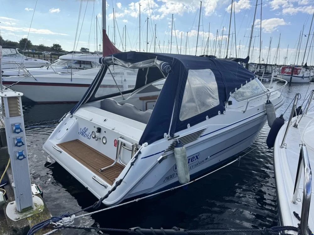 BoatPhoto.coverAlt