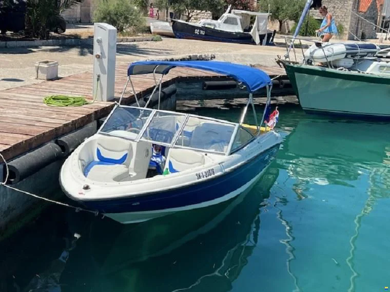 2005 Bayliner 175 Bowrider for sale in Nové Zámky, Slovakia, photo 2 of 5