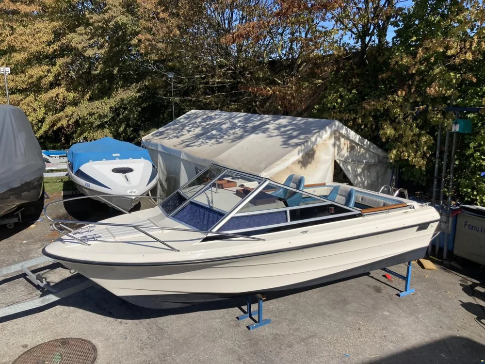 BoatPhoto.coverAlt