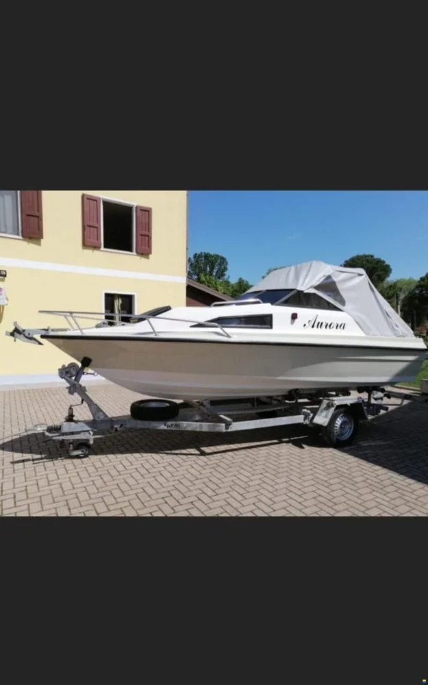 BoatPhoto.coverAlt