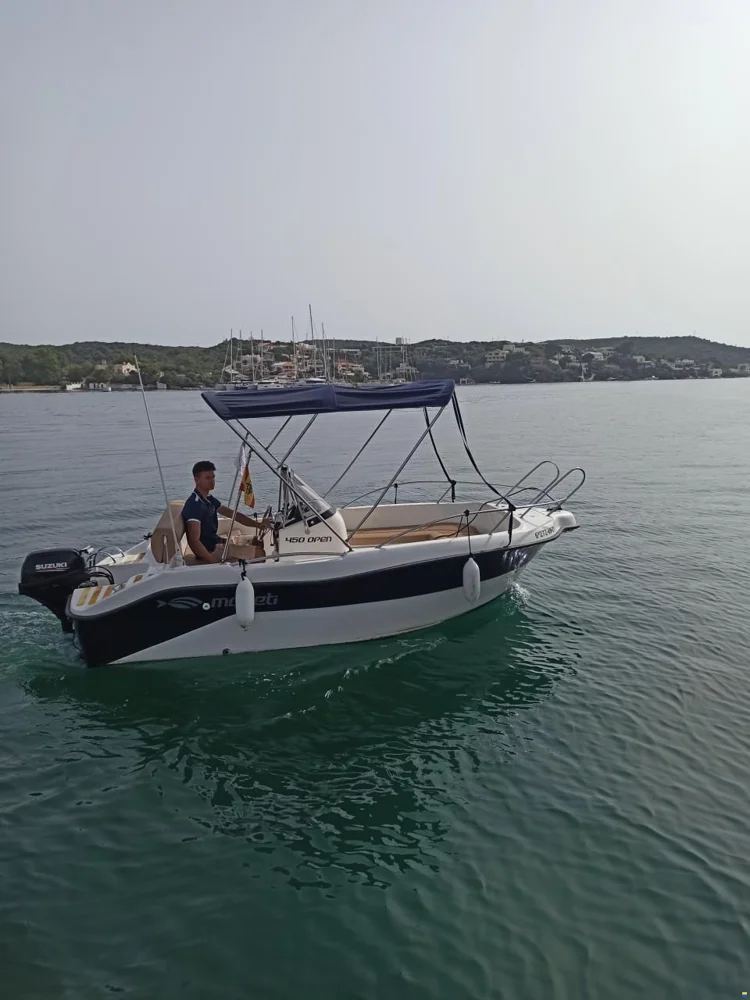BoatPhoto.coverAlt