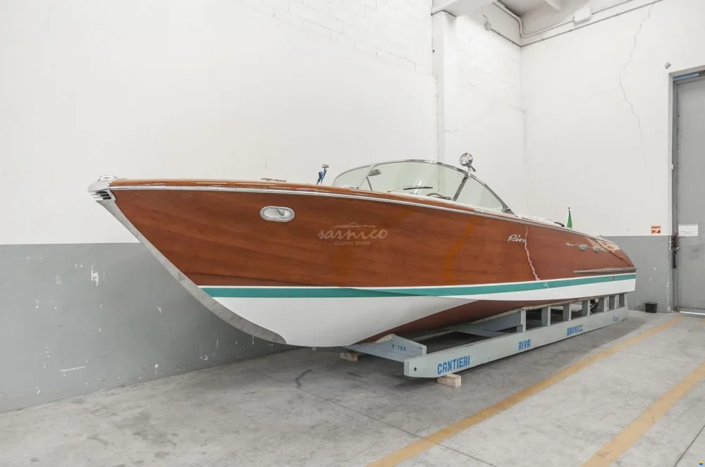 BoatPhoto.coverAlt