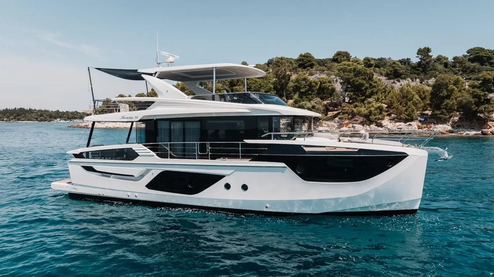 BoatPhoto.coverAlt