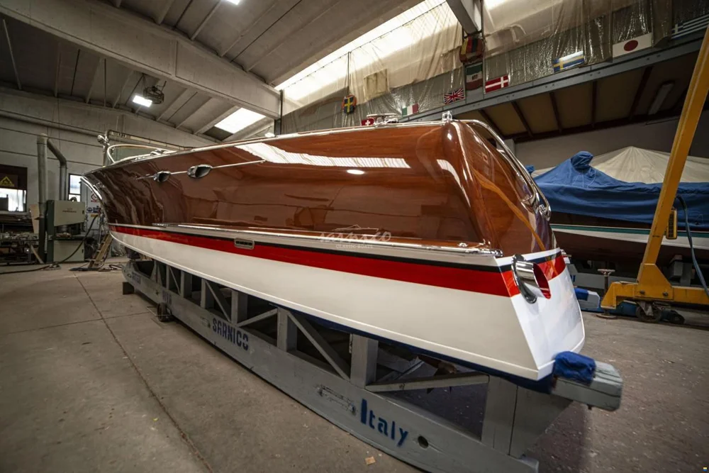 BoatPhoto.coverAlt