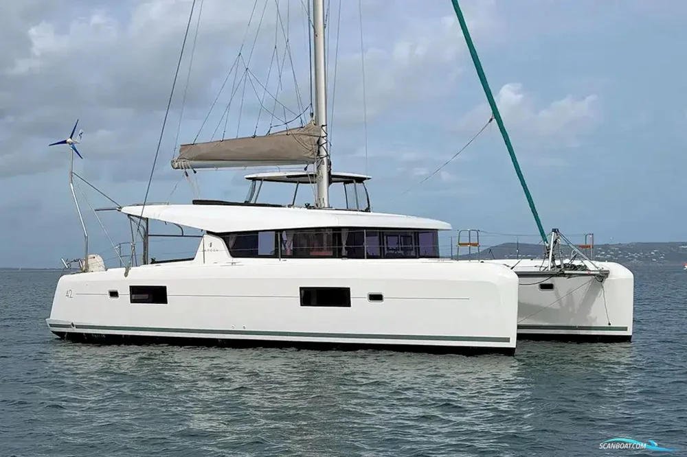 BoatPhoto.coverAlt