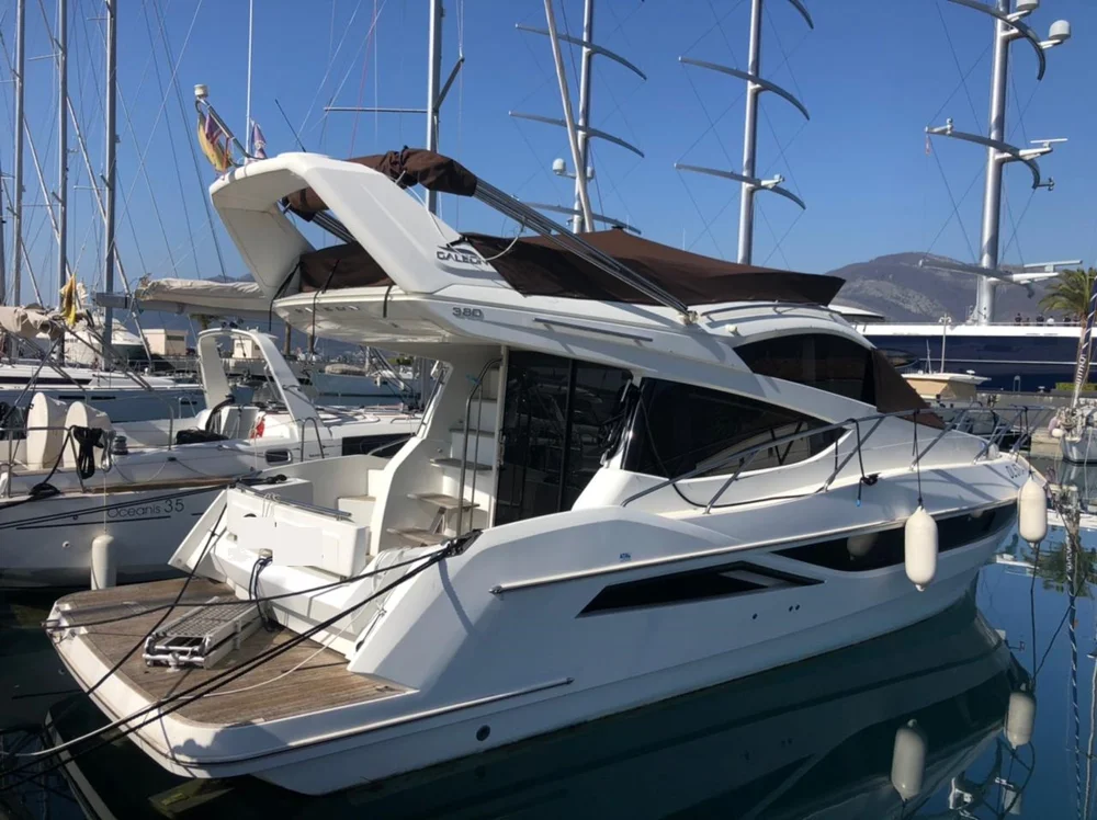 BoatPhoto.coverAlt