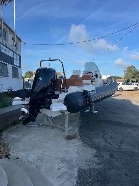 BoatPhoto.coverAlt