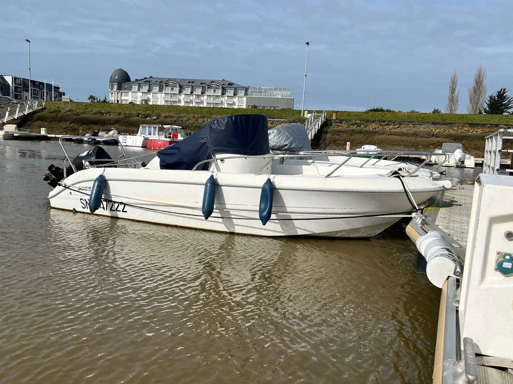BoatPhoto.coverAlt