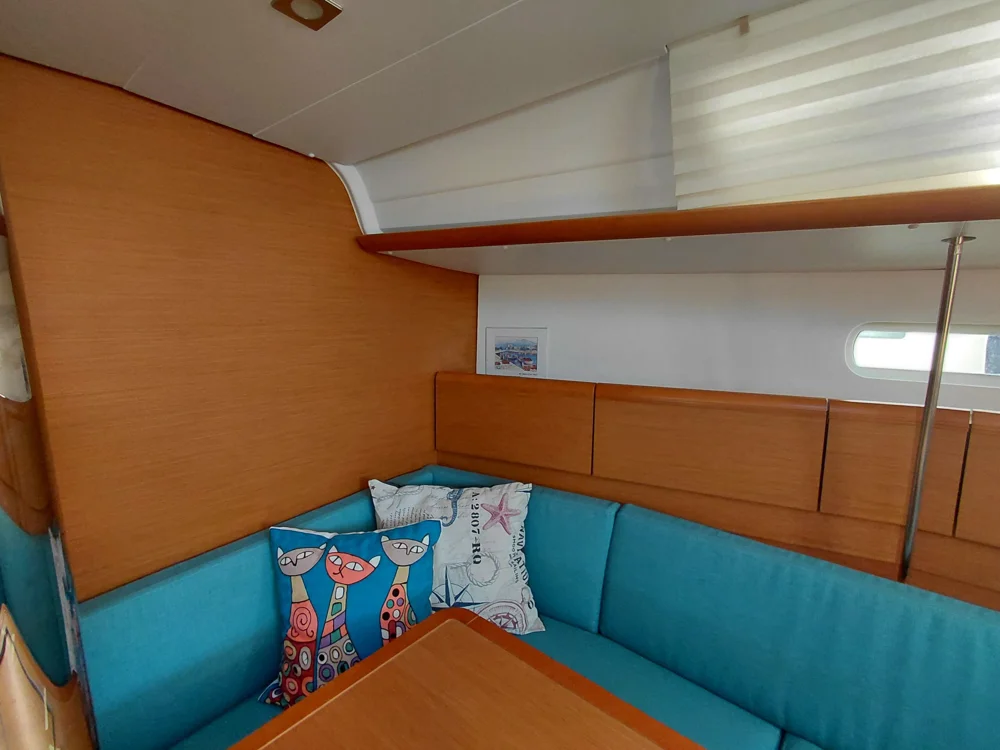 2015 Jeanneau SUN ODYSSEY 379 for sale in Kálymnos, Greece, photo 5 of 5