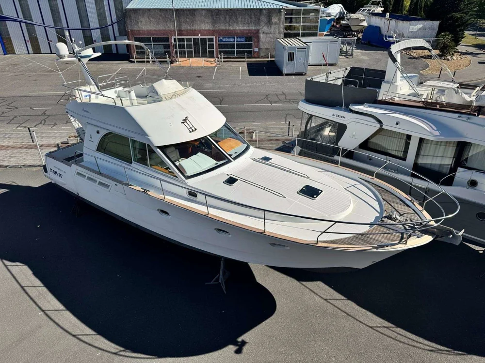 BoatPhoto.coverAlt