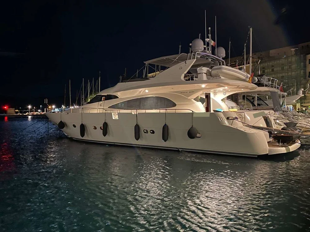 BoatPhoto.coverAlt